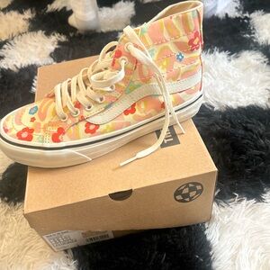 Vans Kids High-Top Floral Sneakers in Pink, Cream, Red